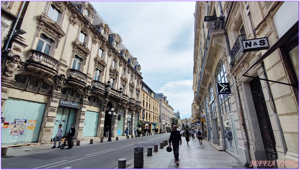 世界文化遺產區,亞維儂Avignon,共和國路Rue de la Republique,凱賽琳公主號S.S.Catherine,南法之旅,寰宇精品河輪UNIWORLD Boutique River Cruises,教皇宮Palais des Papes,普羅旺斯Provence,法國France,法國旅遊,聖伯多祿聖殿Basilique Saint-Pierre