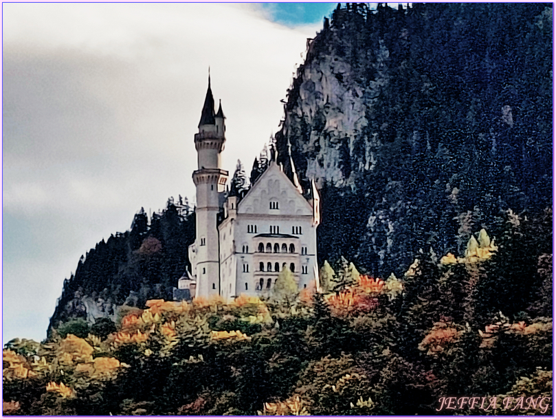 apollo Duty Free,巴伐利亞自由州Bavaria,德國Germany,新天鵝堡Schloss Neuschwanstein,歐洲Europe,歐洲旅遊,福森Fussen,路德維希二世Ludwig II,阿爾卑斯湖Alpsee,霍恩施萬高Hohenschwangau,高天鵝堡Hohenschwangau castle