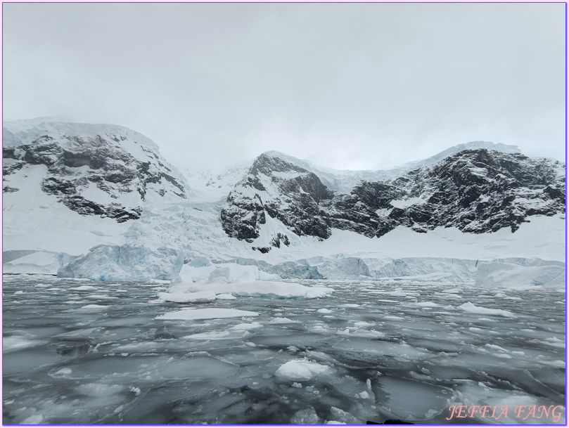 世界極地之旅,冰山,冰架,冰棚,冰脂,南極Antarctica,南極冰原,南極旅遊,南極登島,威爾米娜灣Wilhelmina Bay,微破冰,接岸冰,普拉塔海峽Plata Passage,龐洛PONANT郵輪星輝號LE LYRIAL