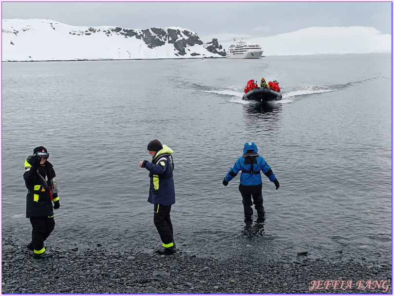 世界極地之旅,半月島Halfmoon Island,南極Antarctica,南設得蘭群島South Shetlands,帽帶企鵝,捕鯨者灣Whalers Bay,欺騙島Deception Island,海神風箱,羅納德山丘（Ronald Hill）,龐洛PONANT郵輪星輝號LE LYRIAL