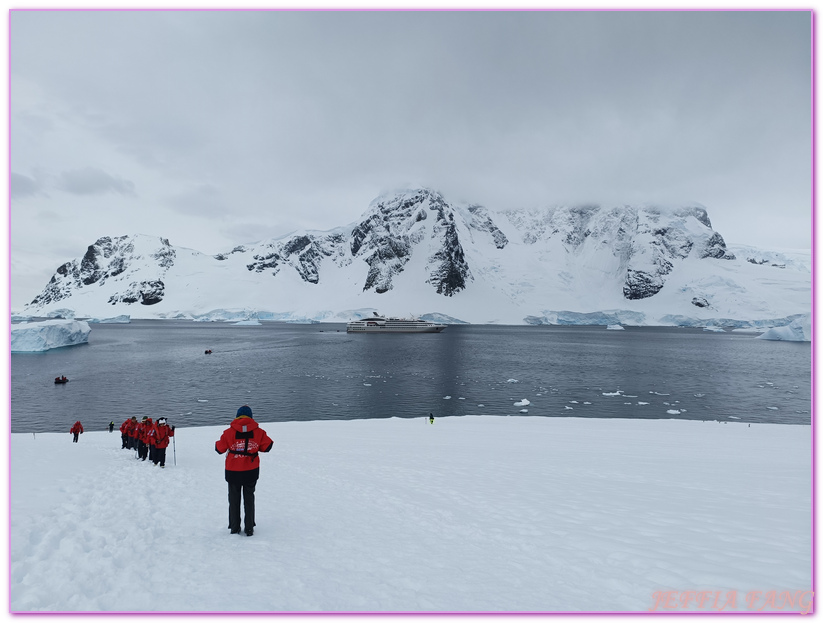 丹科島Danco Island,南極Antarctica,南極半島Antarctic Peninsula,南極旅遊,天堂灣Paradise Bay,巴布亞企鵝,布朗站Brown,極地旅遊,鳳凰旅遊