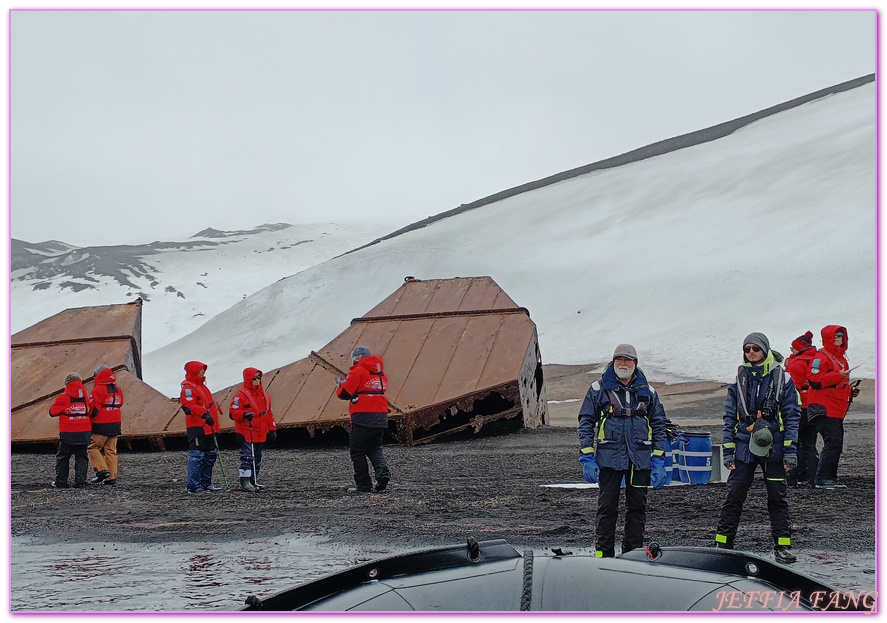 世界極地之旅,半月島Halfmoon Island,南極Antarctica,南設得蘭群島South Shetlands,帽帶企鵝,捕鯨者灣Whalers Bay,欺騙島Deception Island,海神風箱,羅納德山丘（Ronald Hill）,龐洛PONANT郵輪星輝號LE LYRIAL