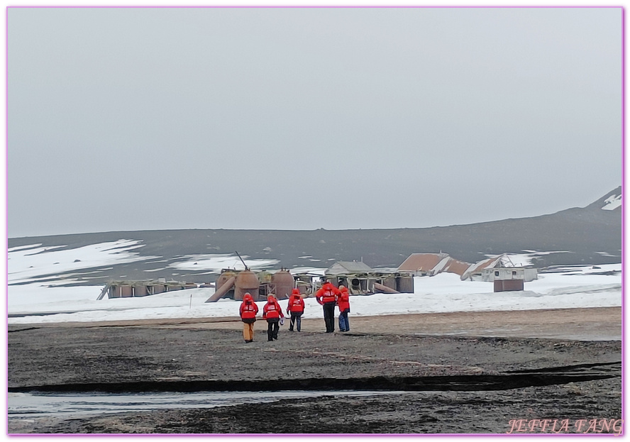 世界極地之旅,半月島Halfmoon Island,南極Antarctica,南設得蘭群島South Shetlands,帽帶企鵝,捕鯨者灣Whalers Bay,欺騙島Deception Island,海神風箱,羅納德山丘（Ronald Hill）,龐洛PONANT郵輪星輝號LE LYRIAL