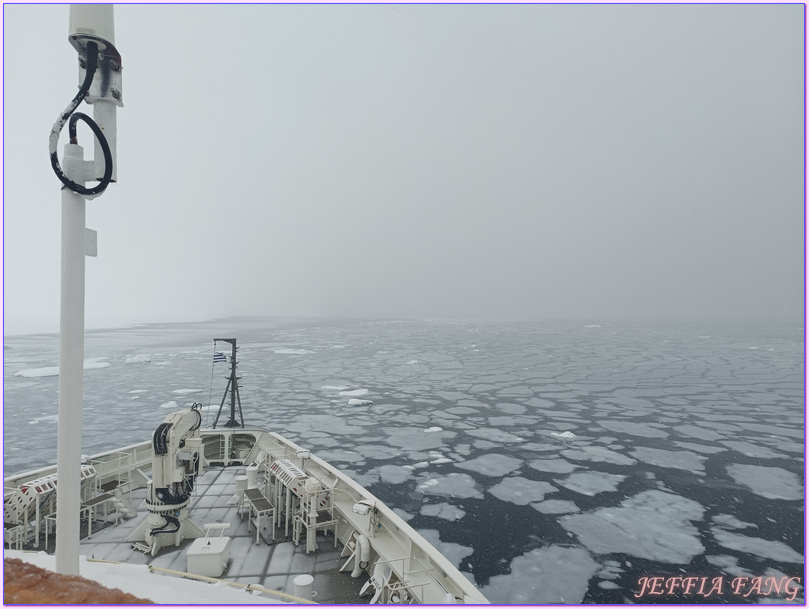 世界極地之旅,冰山,冰架,冰棚,冰脂,南極Antarctica,南極冰原,南極旅遊,南極登島,威爾米娜灣Wilhelmina Bay,微破冰,接岸冰,普拉塔海峽Plata Passage,龐洛PONANT郵輪星輝號LE LYRIAL