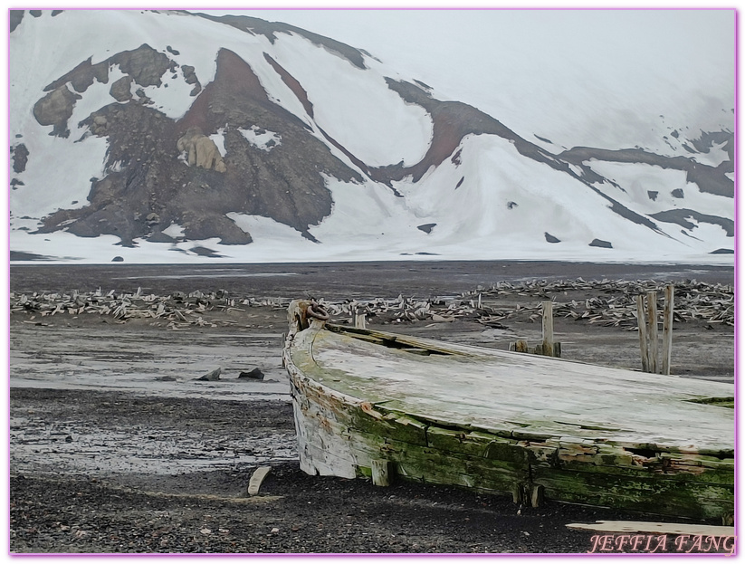 世界極地之旅,半月島Halfmoon Island,南極Antarctica,南設得蘭群島South Shetlands,帽帶企鵝,捕鯨者灣Whalers Bay,欺騙島Deception Island,海神風箱,羅納德山丘（Ronald Hill）,龐洛PONANT郵輪星輝號LE LYRIAL