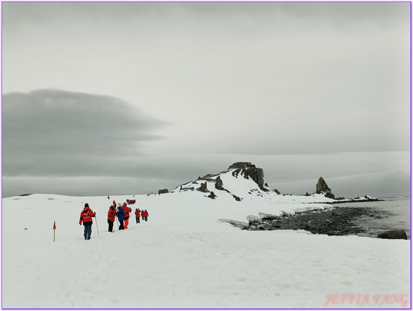 世界極地之旅,半月島Halfmoon Island,南極Antarctica,南設得蘭群島South Shetlands,帽帶企鵝,捕鯨者灣Whalers Bay,欺騙島Deception Island,海神風箱,羅納德山丘（Ronald Hill）,龐洛PONANT郵輪星輝號LE LYRIAL