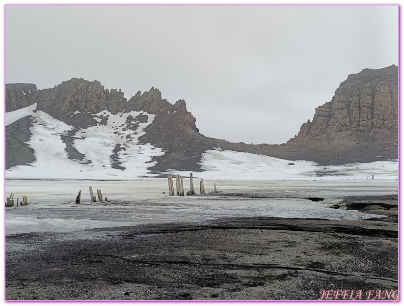 世界極地之旅,半月島Halfmoon Island,南極Antarctica,南設得蘭群島South Shetlands,帽帶企鵝,捕鯨者灣Whalers Bay,欺騙島Deception Island,海神風箱,羅納德山丘（Ronald Hill）,龐洛PONANT郵輪星輝號LE LYRIAL