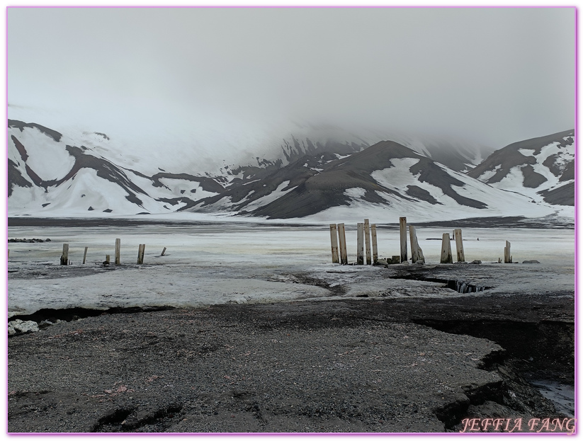 世界極地之旅,半月島Halfmoon Island,南極Antarctica,南設得蘭群島South Shetlands,帽帶企鵝,捕鯨者灣Whalers Bay,欺騙島Deception Island,海神風箱,羅納德山丘（Ronald Hill）,龐洛PONANT郵輪星輝號LE LYRIAL