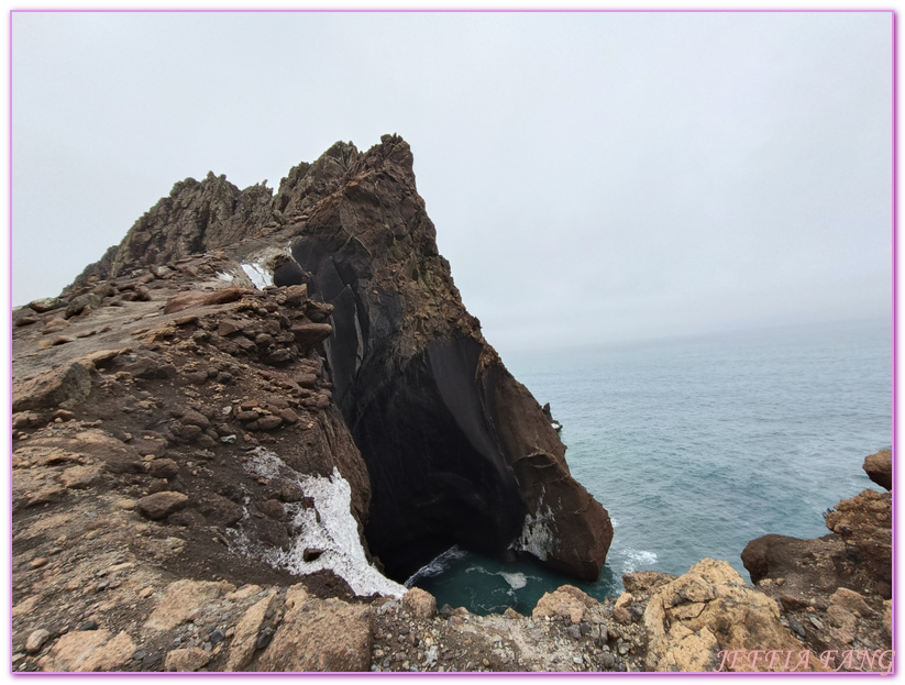 世界極地之旅,半月島Halfmoon Island,南極Antarctica,南設得蘭群島South Shetlands,帽帶企鵝,捕鯨者灣Whalers Bay,欺騙島Deception Island,海神風箱,羅納德山丘（Ronald Hill）,龐洛PONANT郵輪星輝號LE LYRIAL